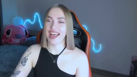 Snapshot of larakrein_lk chatting on February 2026 01:30:02 PM LaraKrein lk online show from February 2026 01:30:02 PM