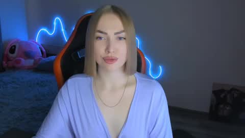 LaraKrein lk online show from April 2026 02:14:02 PM