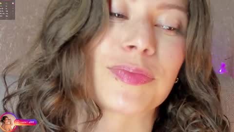 Lara  online show from November 2025 01:55:01 PM