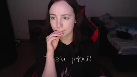 Snapshot of laralianna chatting on December 2025 06:34:02 PM Laralianna online show from December 2025 06:34:02 PM