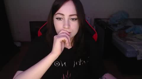 Snapshot of laralianna chatting on December 2025 04:24:01 PM Laralianna online show from December 2025 04:24:01 PM