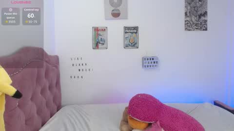 laramucci online show from November 2025 07:45:01 PM