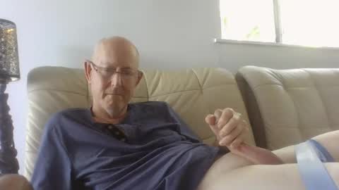 Snapshot of largerthan chatting on February 2026 12:47:02 AM largerthan- say hi on entry online show from February 2026 12:47:02 AM