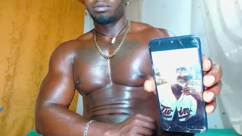 Snapshot of largo_eddy chatting on January 2025 01:18:02 PM Largo eddy online show from January 2025 01:18:02 PM