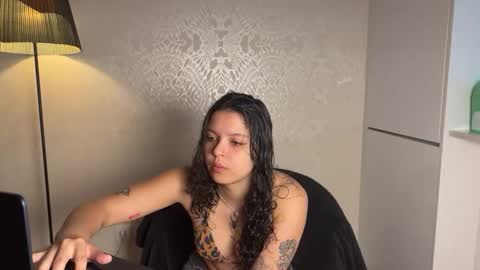 Snapshot of larirossi chatting on May 2026 06:14:02 PM Rossi angel online show from May 2026 06:14:02 PM