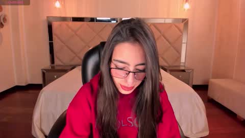 Larisa Smirnov online show from January 2026 04:14:01 AM