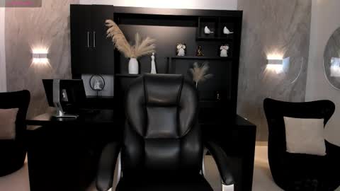 Larisa Smirnov online show from January 2026 03:43:01 AM