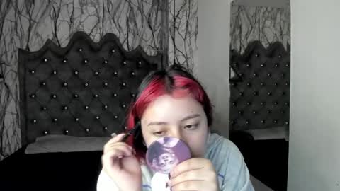 Snapshot of larissa01_ chatting on January 2025 03:04:02 AM Lari online show from January 2025 03:04:02 AM