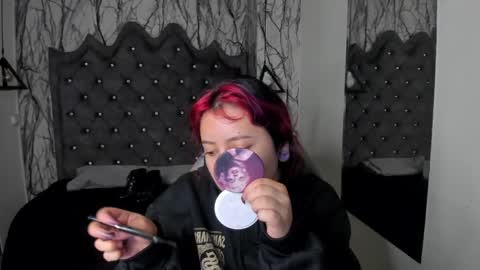 Snapshot of larissa01_ chatting on January 2025 02:46:02 AM Lari online show from January 2025 02:46:02 AM