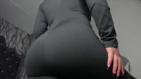 Snapshot of larissa01_ chatting on January 2025 05:55:01 AM Lari online show from January 2025 05:55:01 AM