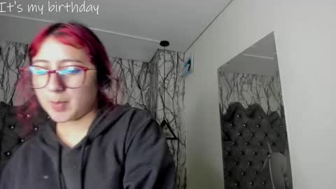 Snapshot of larissa01_ chatting on January 2025 03:26:02 AM Lari online show from January 2025 03:26:02 AM