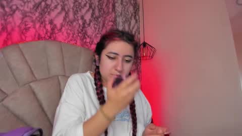 Snapshot of larissa01_ chatting on March 2025 02:19:02 AM Lari online show from March 2025 02:19:02 AM