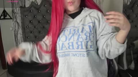 Snapshot of larissa01_ chatting on March 2025 02:34:01 AM Lari online show from March 2025 02:34:01 AM