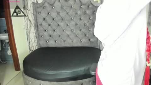 Snapshot of larissa01_ chatting on March 2025 02:50:01 AM Lari online show from March 2025 02:50:01 AM