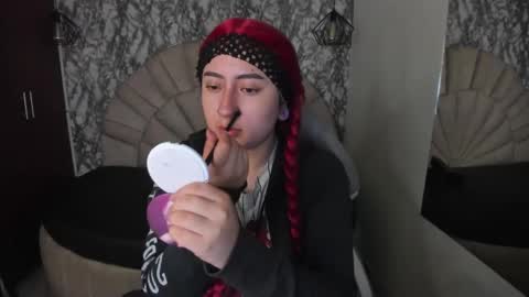 Snapshot of larissa01_ chatting on March 2025 02:41:02 AM Lari online show from March 2025 02:41:02 AM