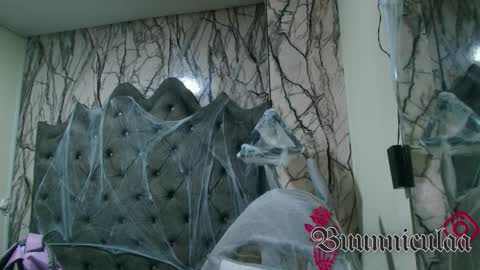 Snapshot of larissa01_ chatting on October 2025 03:40:01 AM Lari online show from October 2025 03:40:01 AM