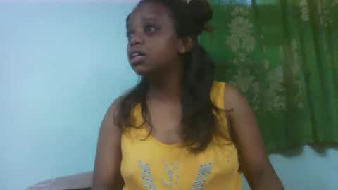 larissa645771 online show from December 2025 12:00:02 PM