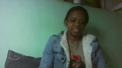 larissa645771 online show from December 2025 01:19:01 PM