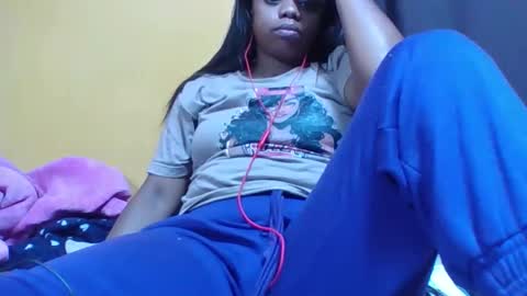Snapshot of larissa645771 chatting on April 2026 06:00:01 PM larissa645771 online show from April 2026 06:00:01 PM