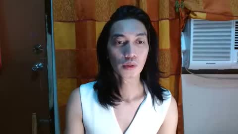 Snapshot of larochefoucauld chatting on April 2026 08:51:01 AM Francois online show from April 2026 08:51:01 AM