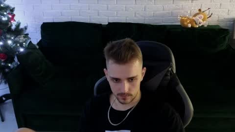 Snapshot of larstar01 chatting on December 2024 02:56:02 AM Lars online show from December 2024 02:56:02 AM