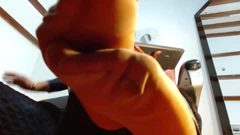 Laryssa online show from September 2025 01:38:02 PM