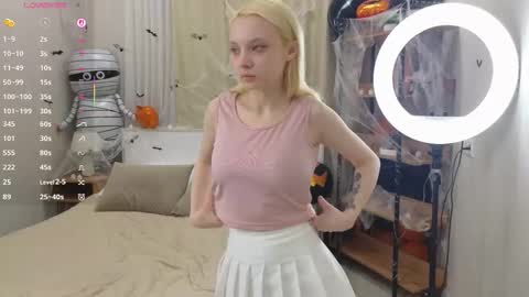 Snapshot of lashandramorgans chatting on November 2025 01:17:02 AM Emilia for my friends Amy online show from November 2025 01:17:02 AM