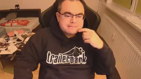 latexboy893 online show from November 2025 06:56:02 PM