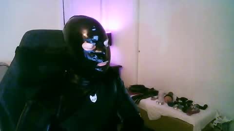 latexminheadroom online show from October 2025 02:22:02 AM