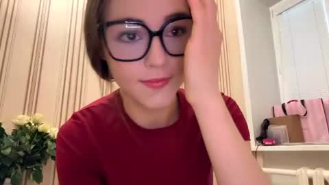 Mia online show from June 2026 05:35:02 PM