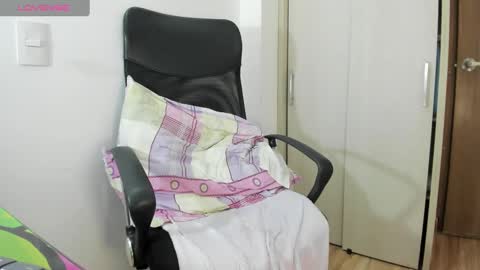 Snapshot of latin__curly chatting on February 2025 11:59:02 PM Afrodita online show from February 2025 11:59:02 PM