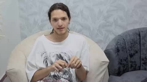 Snapshot of latin_boi6 chatting on November 2025 11:18:01 PM Angel online show from November 2025 11:18:01 PM