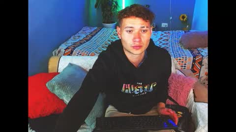 Snapshot of latin_boysxxx_ chatting on January 2026 01:33:01 AM latin_boysxxx_ online show from January 2026 01:33:01 AM