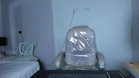 Snapshot of latin_couple20y chatting on February 2025 01:04:02 AM Johana y Santiago online show from February 2025 01:04:02 AM