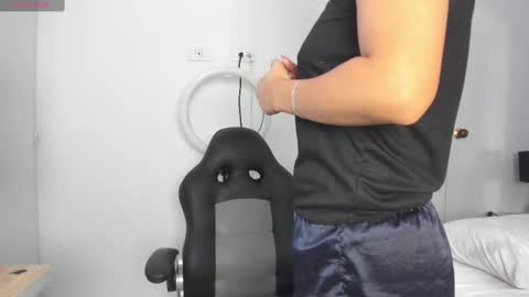 Snapshot of latin_couple20y chatting on March 2025 09:01:01 PM Johana y Santiago online show from March 2025 09:01:01 PM