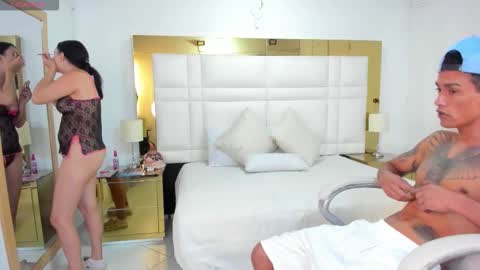 Snapshot of latin_couple20y chatting on October 2025 08:43:02 PM Johana y Santiago online show from October 2025 08:43:02 PM