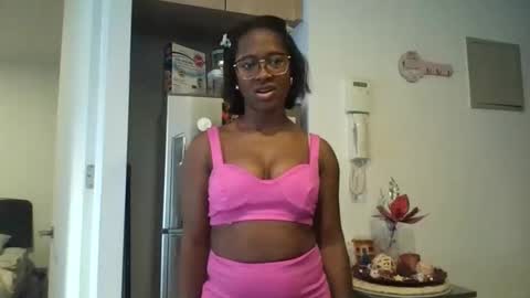 latina033 online show from March 2026 11:39:02 AM