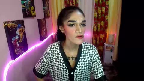 Snapshot of latina_goddes4uxxx chatting on December 2024 12:06:02 PM ask me online show from December 2024 12:06:02 PM