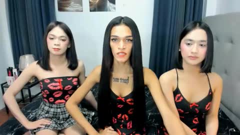 Snapshot of latina_goddes4uxxx chatting on November 2025 12:38:01 PM ask me online show from November 2025 12:38:01 PM