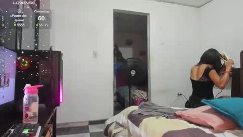 Snapshot of latinaastepmomm chatting on October 2025 10:04:01 PM angelina online show from October 2025 10:04:01 PM