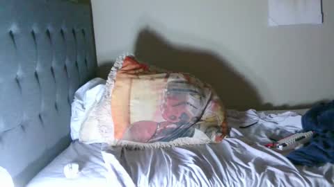 latinincognito online show from December 2025 06:54:02 AM