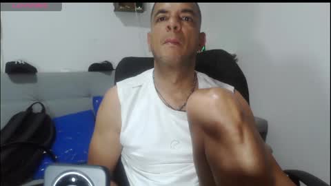 Snapshot of latinmartin254 chatting on May 2026 03:22:01 AM latinmartin254 online show from May 2026 03:22:01 AM