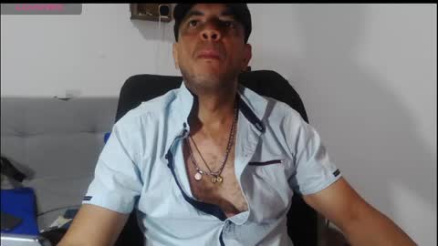 Snapshot of latinmartin254 chatting on May 2026 03:06:01 PM latinmartin254 online show from May 2026 03:06:01 PM