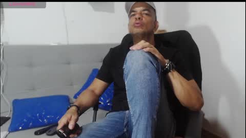 Snapshot of latinmartin254 chatting on May 2026 03:26:01 AM latinmartin254 online show from May 2026 03:26:01 AM