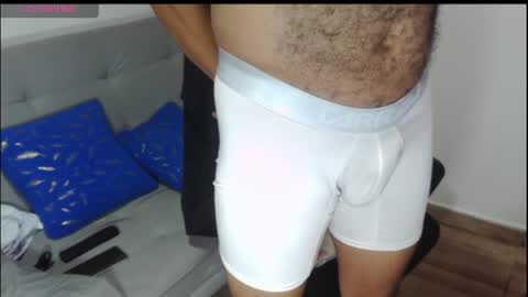 Snapshot of latinmartin254 chatting on June 2026 02:01:01 AM latinmartin254 online show from June 2026 02:01:01 AM