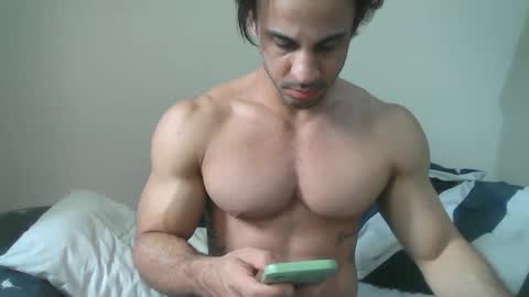 latino_rodri online show from May 2026 10:42:01 AM
