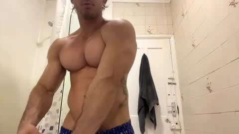 latino_rodri online show from May 2026 10:40:02 PM