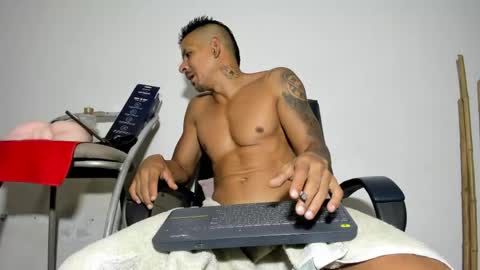Snapshot of latinshamansex chatting on April 2026 01:56:01 AM LatinShaman online show from April 2026 01:56:01 AM