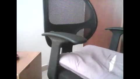 Snapshot of latintropikal chatting on December 2025 07:12:02 PM Latin Flow online show from December 2025 07:12:02 PM