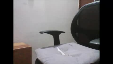 Snapshot of latintropikal chatting on January 2026 07:02:02 AM Latin Flow online show from January 2026 07:02:02 AM